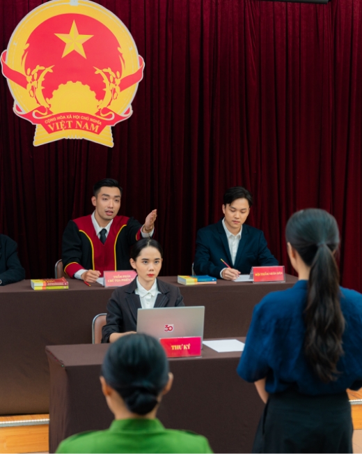 45-sinh-vien-huflit-khoa-Luat-tham-gia-phien-toa-gia-dinh