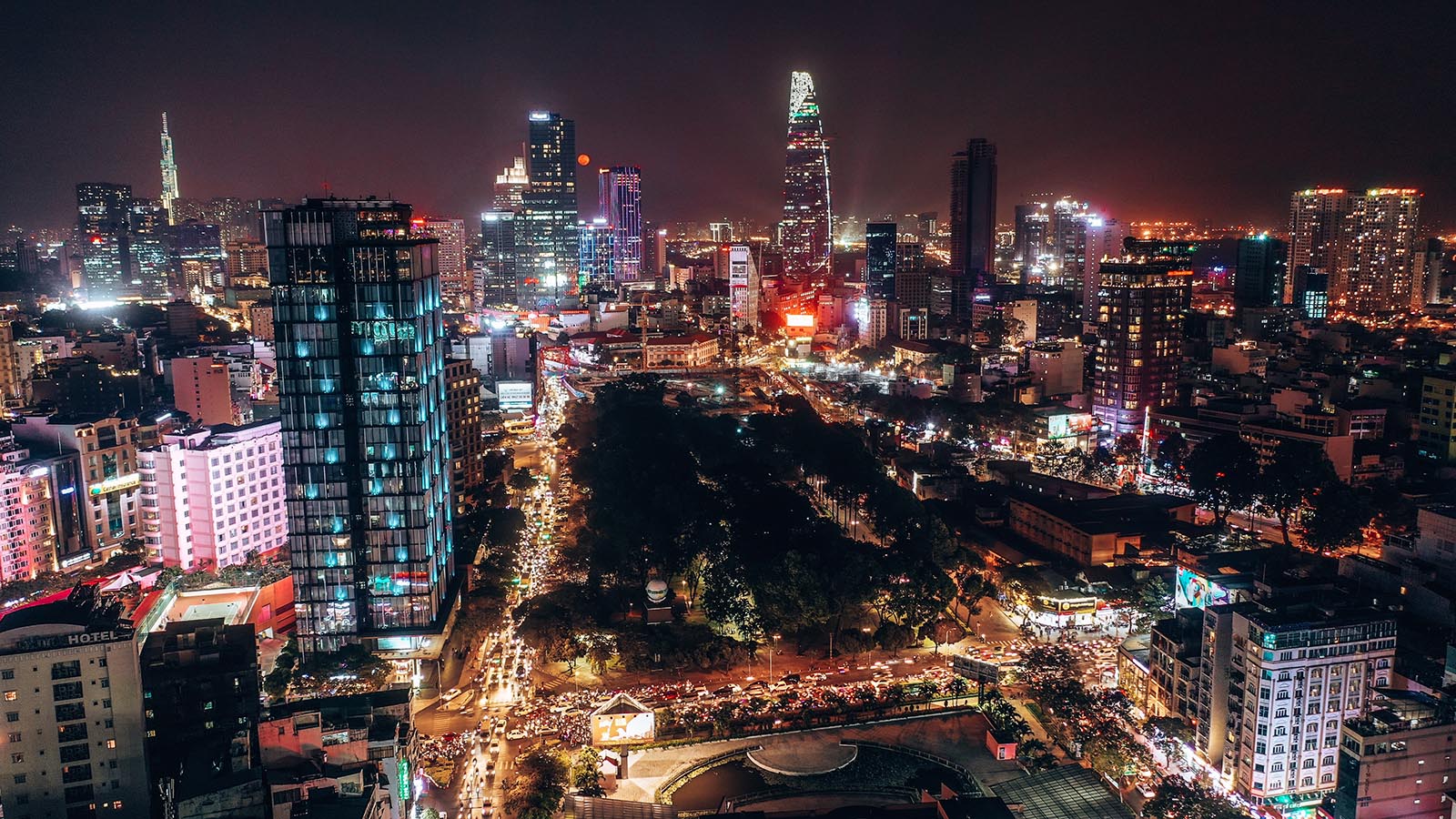 stay-in-hcmc-international-students-huflit