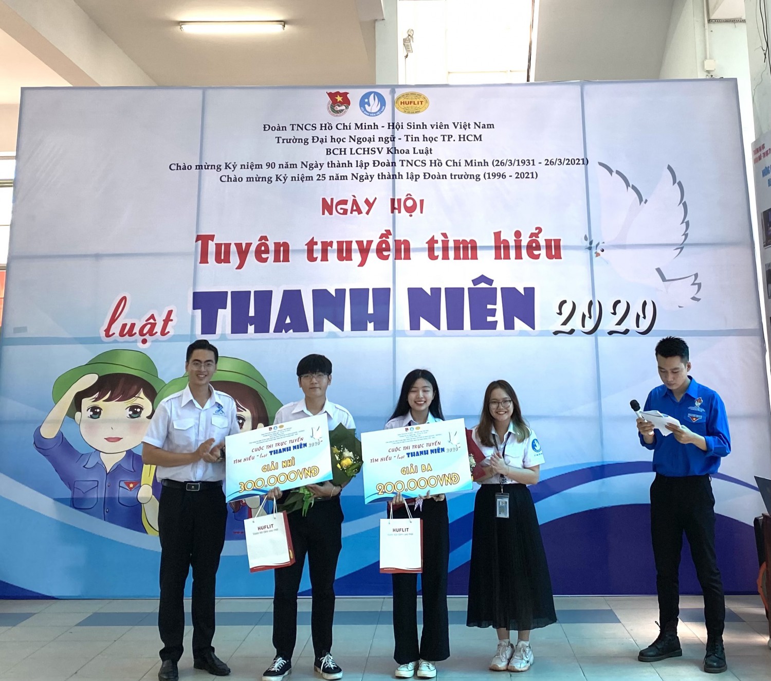 30-bcn-nganh-luat-kinh-te