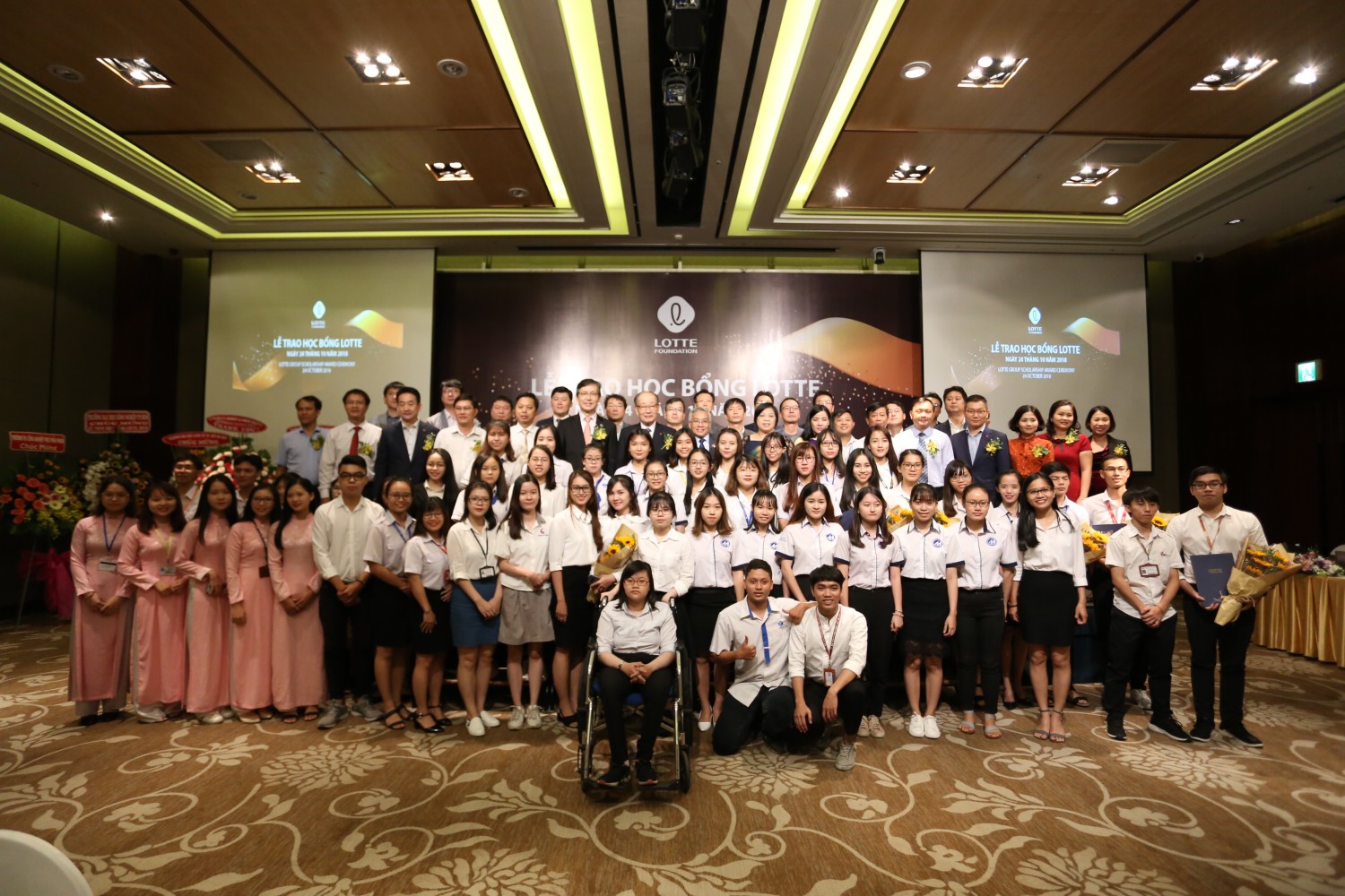 8.1Sinh viên HUFLIT nhận học bổng LOTTE đợt 2 năm 2018