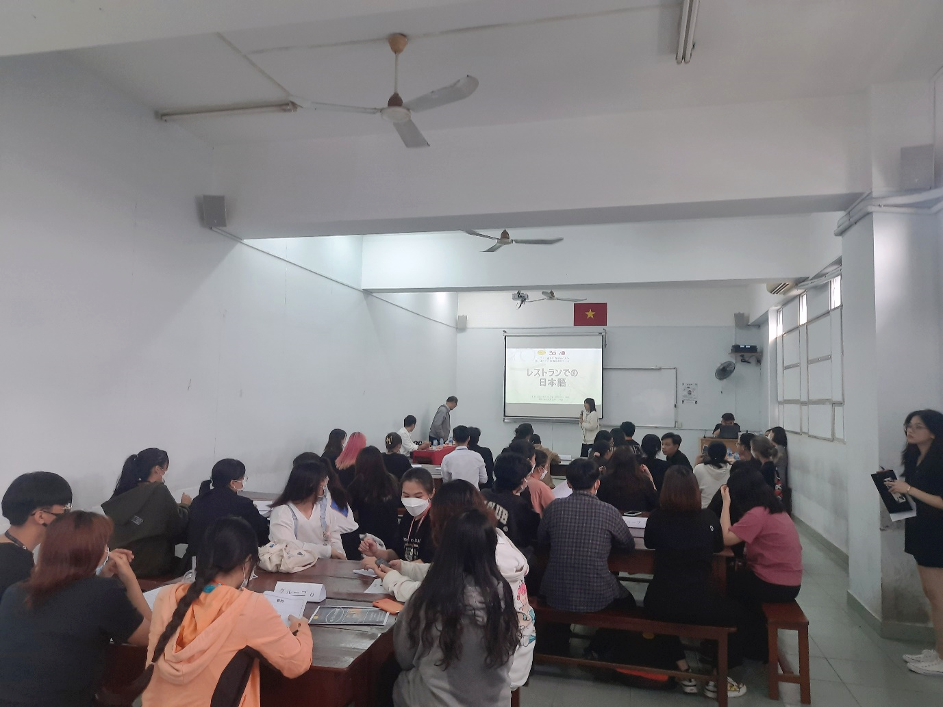 1-Buổi sinh hoạt học thuật 