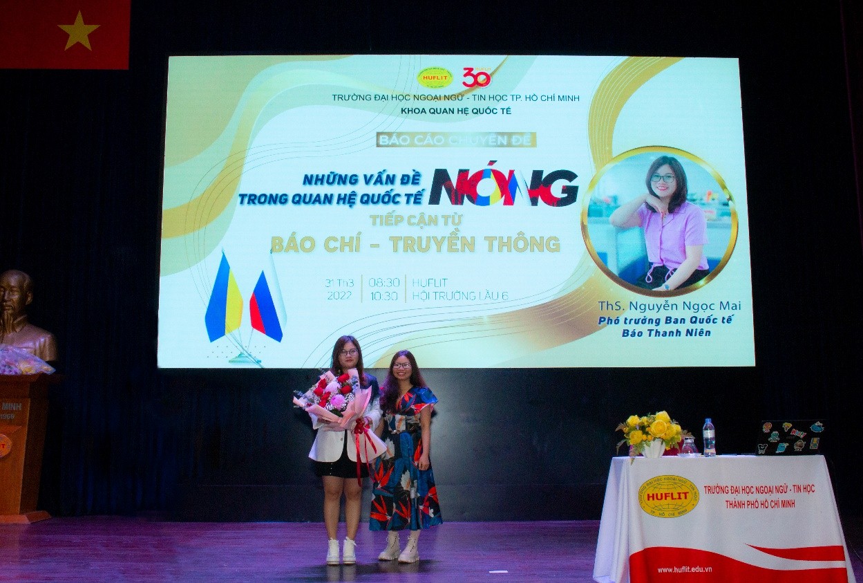 39-Khoa quan hệ quốc tế tổ chức báo cáo chuyên đề: 