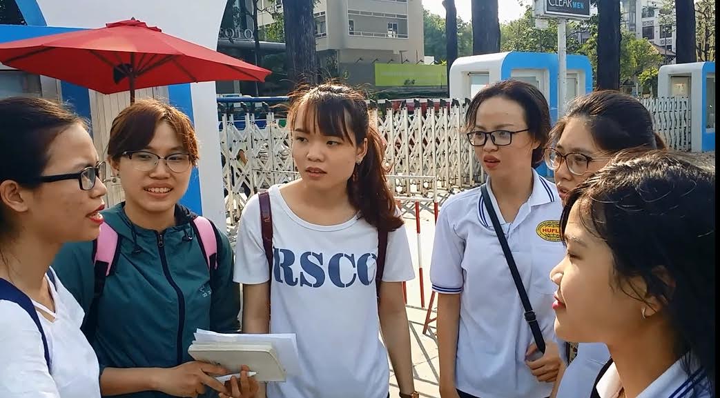 393Học các môn chuyên ngành bằng Ngoại ngữ tại trường HUFLIT có khó không?
