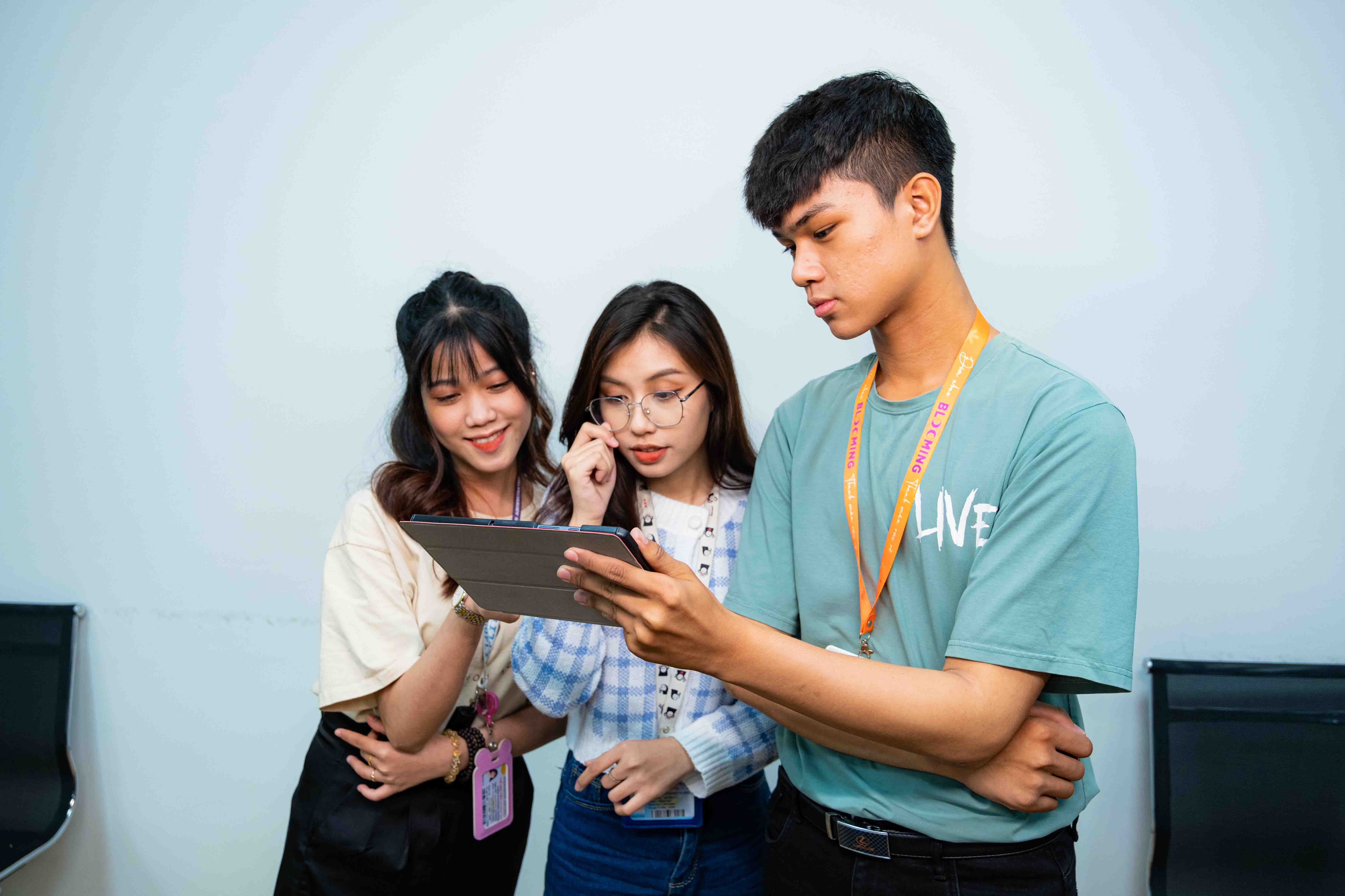 how-to-apply-international-students-huflit
