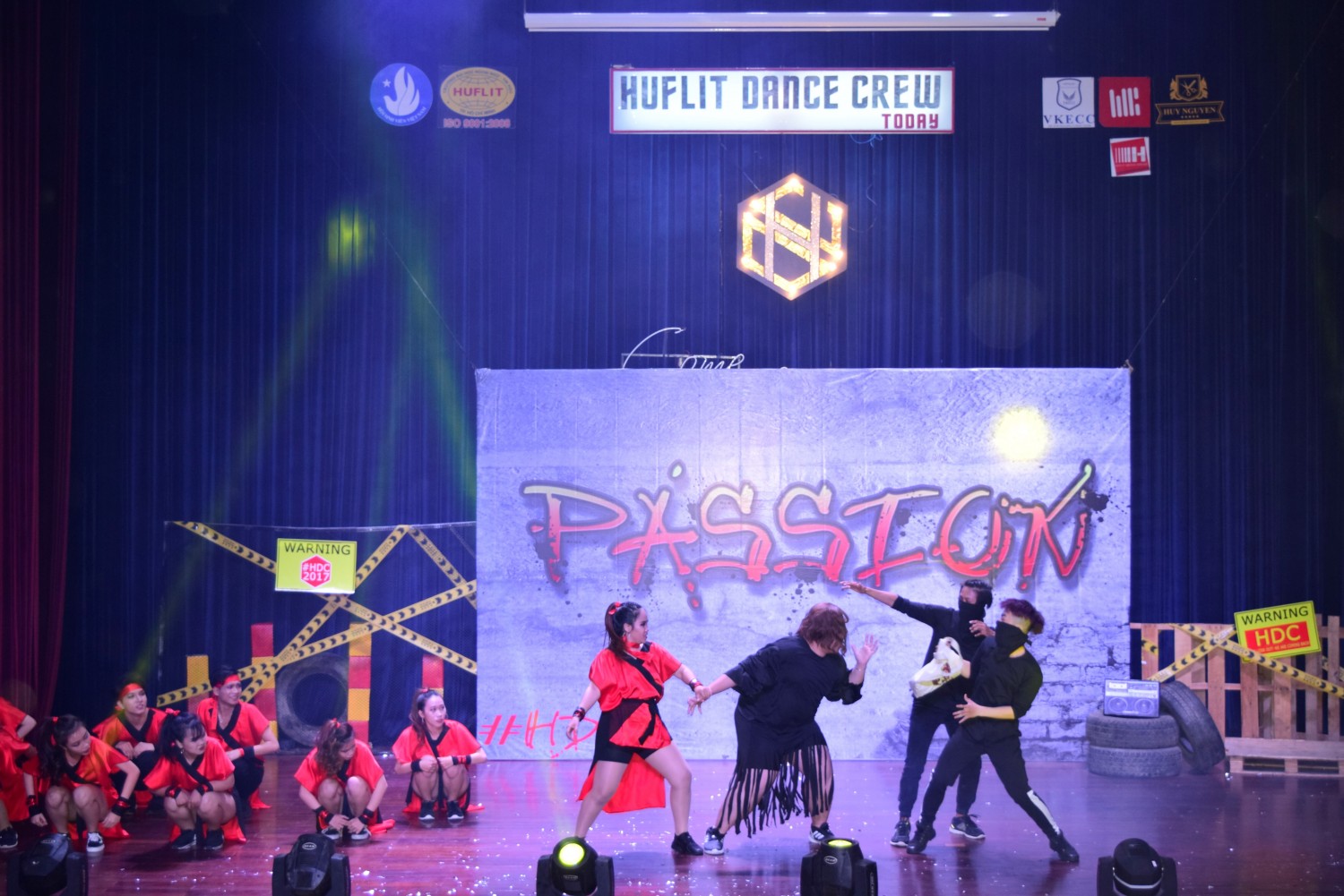 huflit-dance-crew-nam-2017