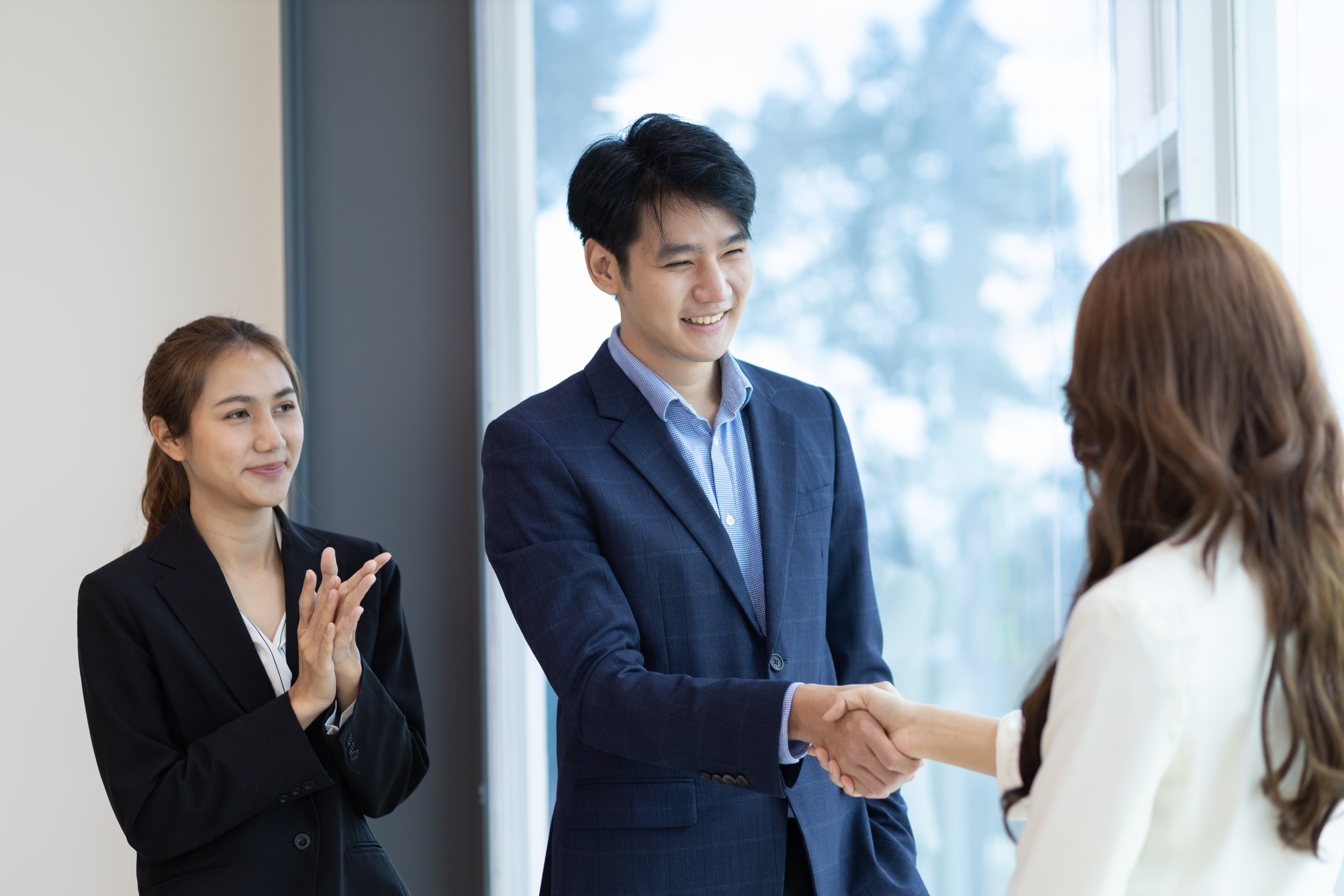 handshake-business-partners-meeting-business-proj-2023-11-27-05-17-09-utc