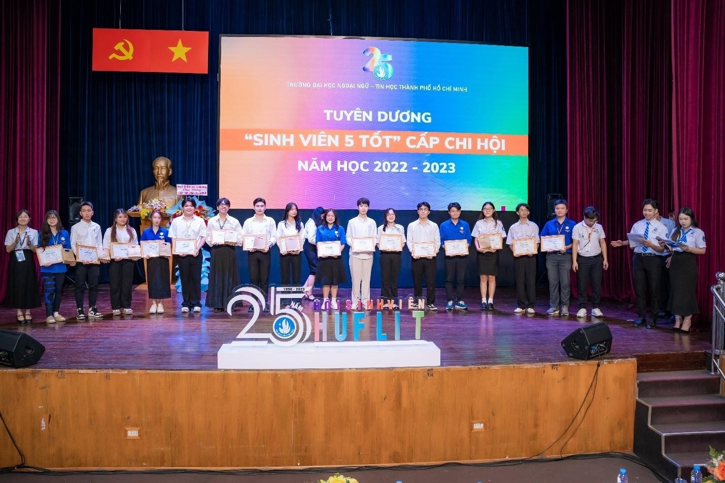 25 năm Hội Sinh viên HUFLIT: Hình thành - Tiếp nối - Phát triển