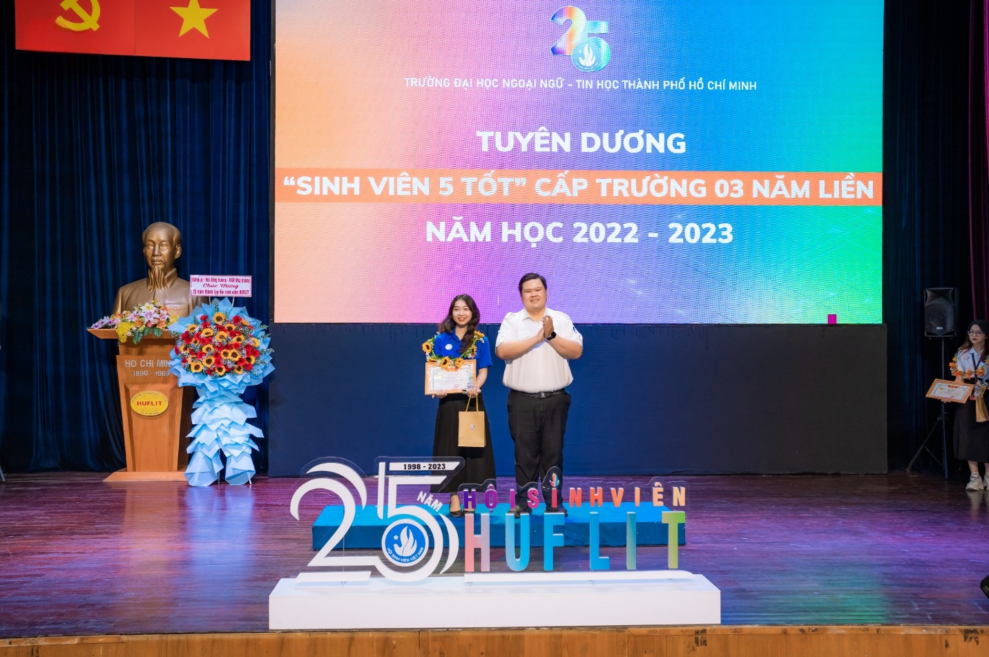 Tuyên dương “Sinh viên 5 tốt” các cấp năm học 2022 - 2023
