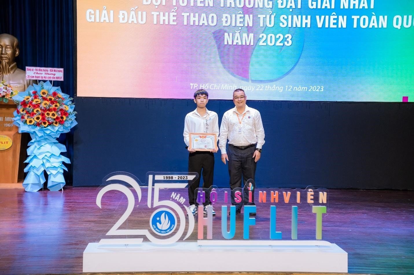 Tuyên dương đội tuyển Trường, sinh viên đạt thành tích cao tại các cuộc thi toàn quốc năm học 2023 - 2024