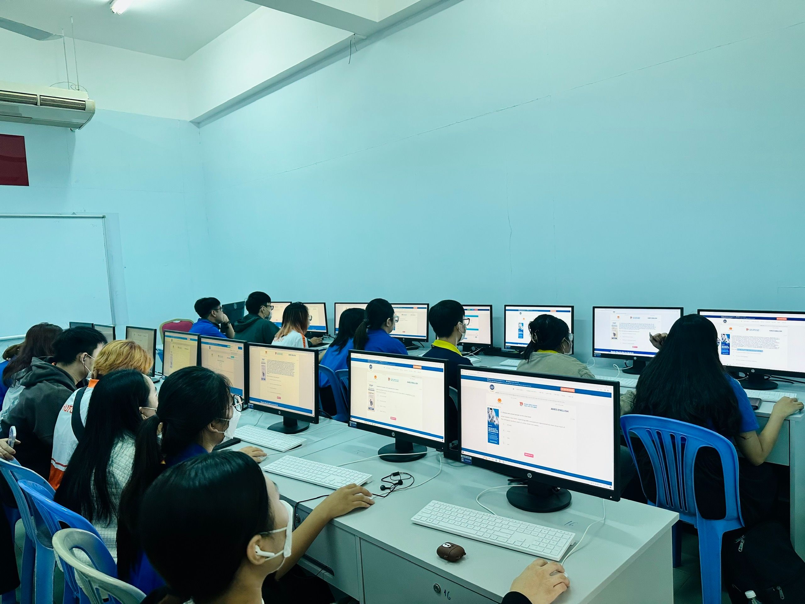 Tuyên dương đội tuyển Trường, sinh viên đạt thành tích cao tại các cuộc thi toàn quốc năm học 2023 - 2024