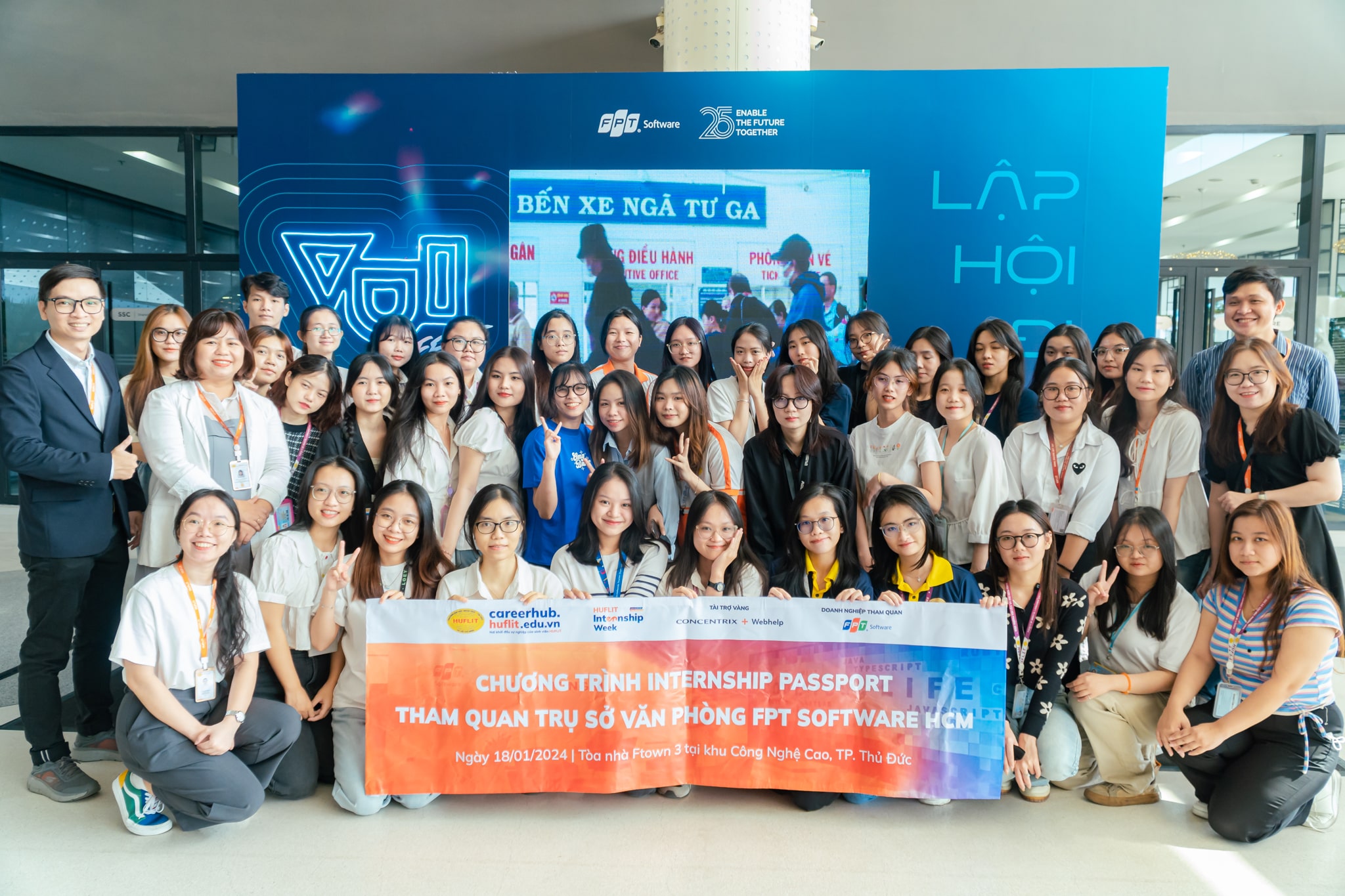 Sinh viên HUFLIT tham quan Công ty FPT Software HCM - Chương trình Internship Passport