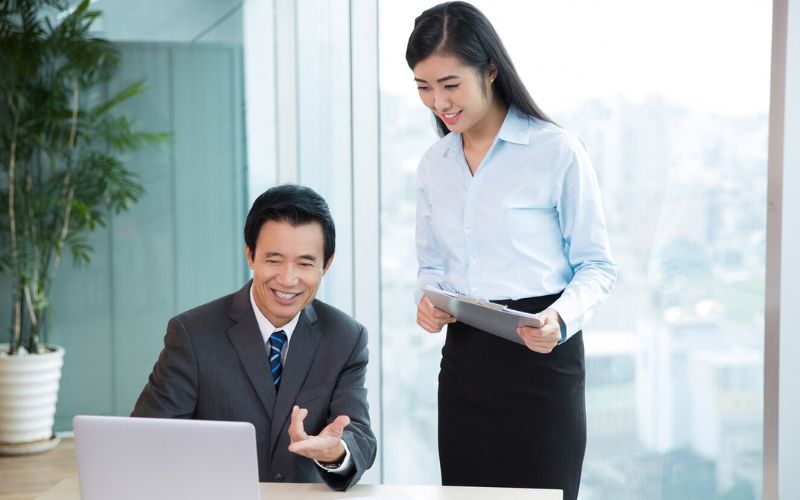 nghiệp vụ kinh doanh hoặc đối ngoại