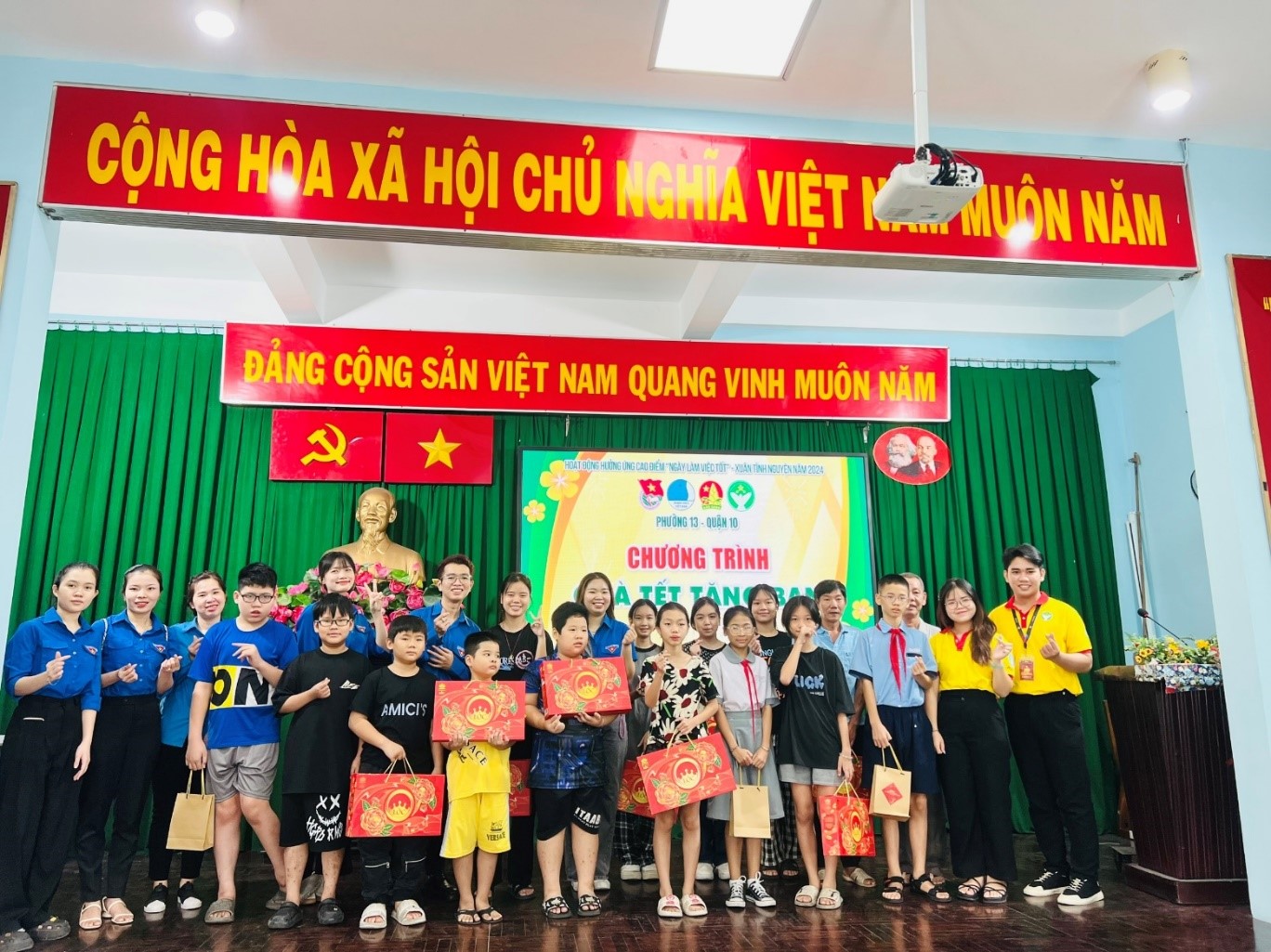 Chiến dịch Xuân Tình nguyện HUFLIT năm 2024