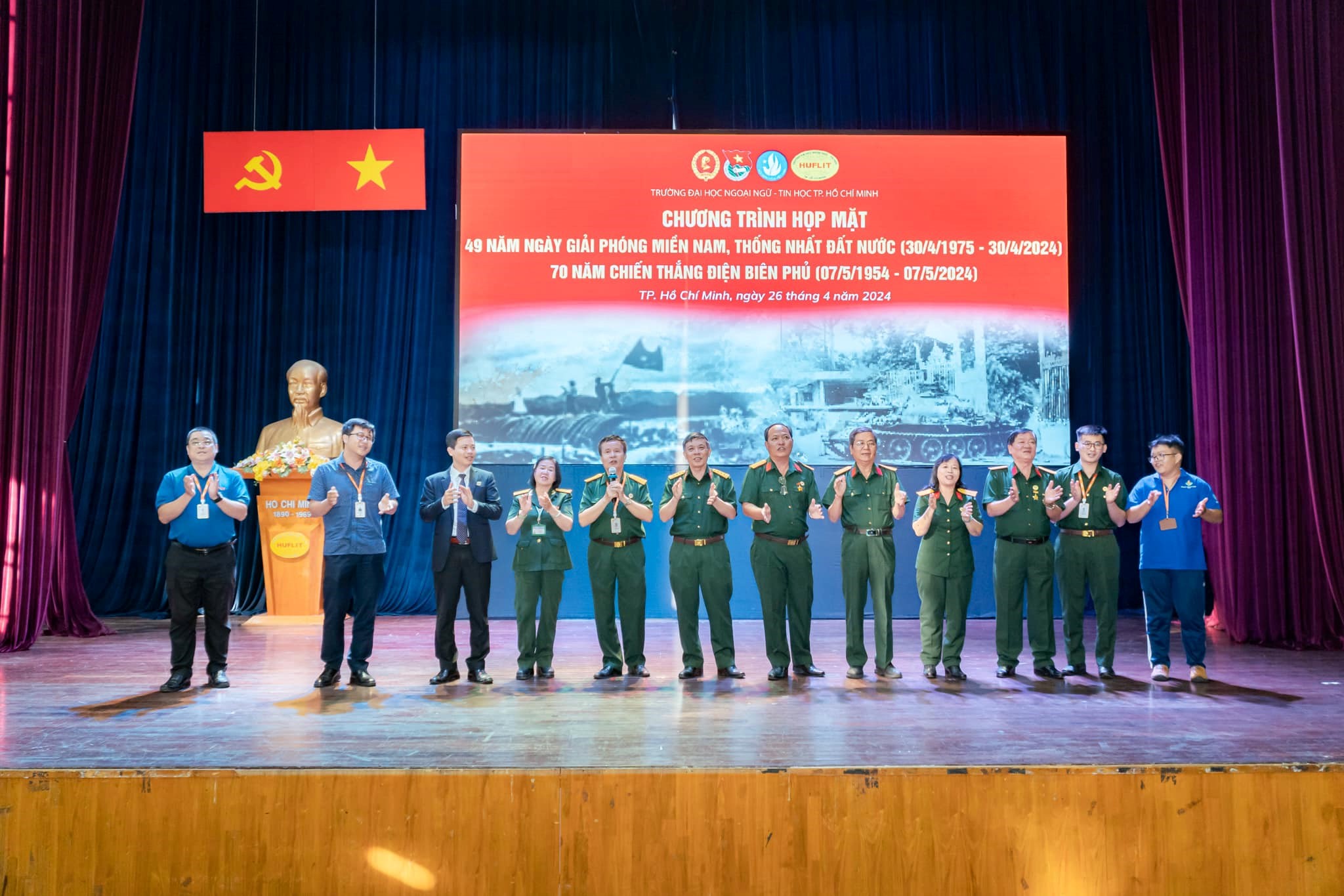 Đa dạng các hoạt động giáo dục truyền thống cho đoàn viên, thanh niên HUFLIT trong những ngày tháng 4, tháng 5 lịch sử