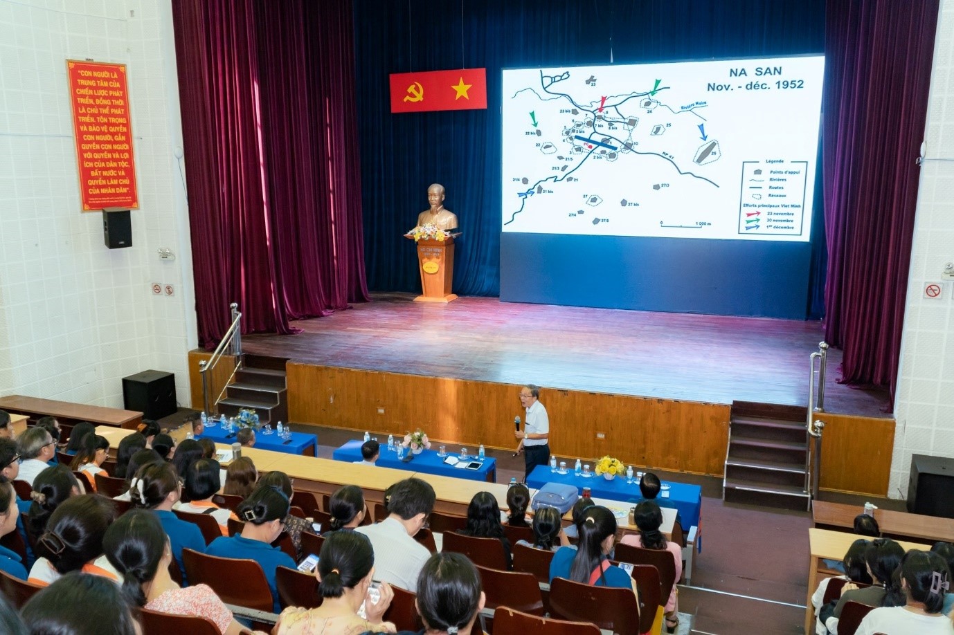 Đa dạng các hoạt động giáo dục truyền thống cho đoàn viên, thanh niên HUFLIT trong những ngày tháng 4, tháng 5 lịch sử