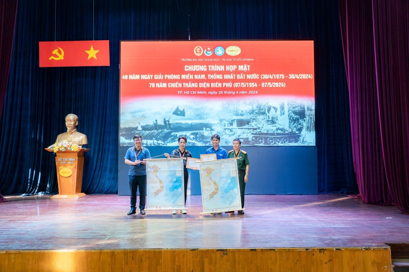 Đa dạng các hoạt động giáo dục truyền thống cho đoàn viên, thanh niên HUFLIT trong những ngày tháng 4, tháng 5 lịch sử