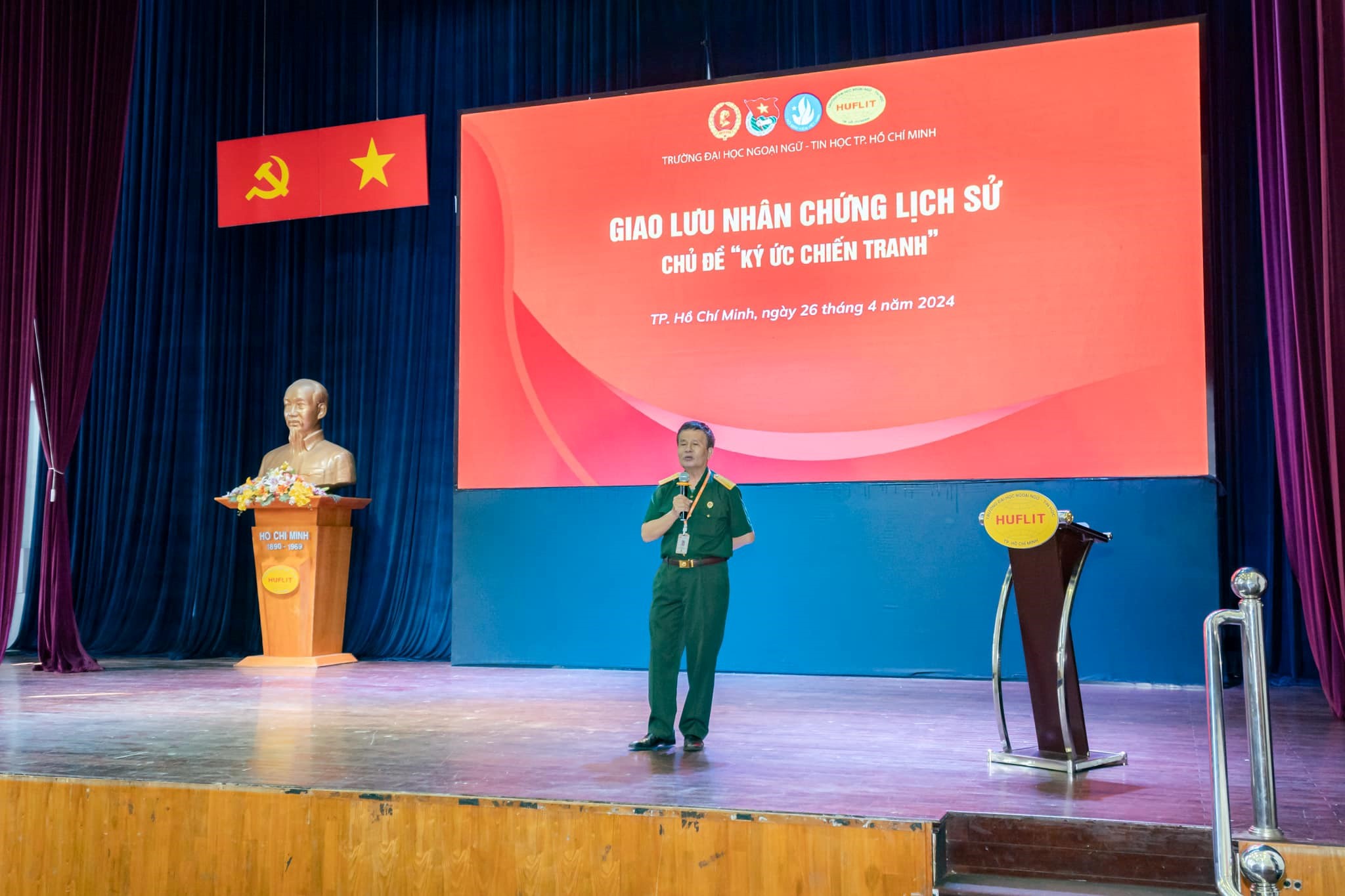 Đa dạng các hoạt động giáo dục truyền thống cho đoàn viên, thanh niên HUFLIT trong những ngày tháng 4, tháng 5 lịch sử