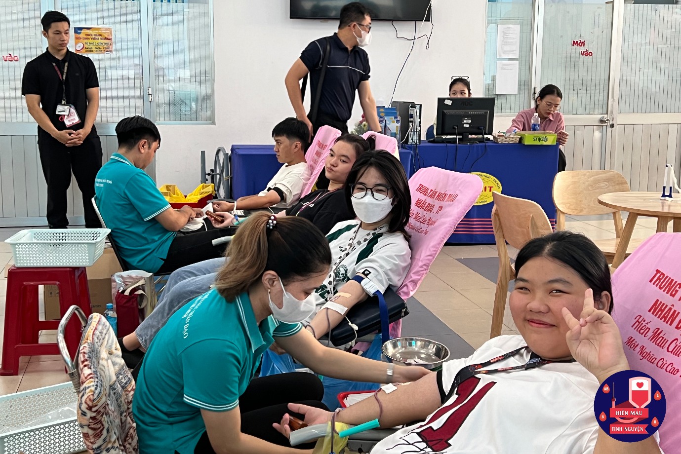 Tháng 5 đong đầy yêu thương cùng hành trình “Gửi giọt máu đào - Trao niềm hy vọng”