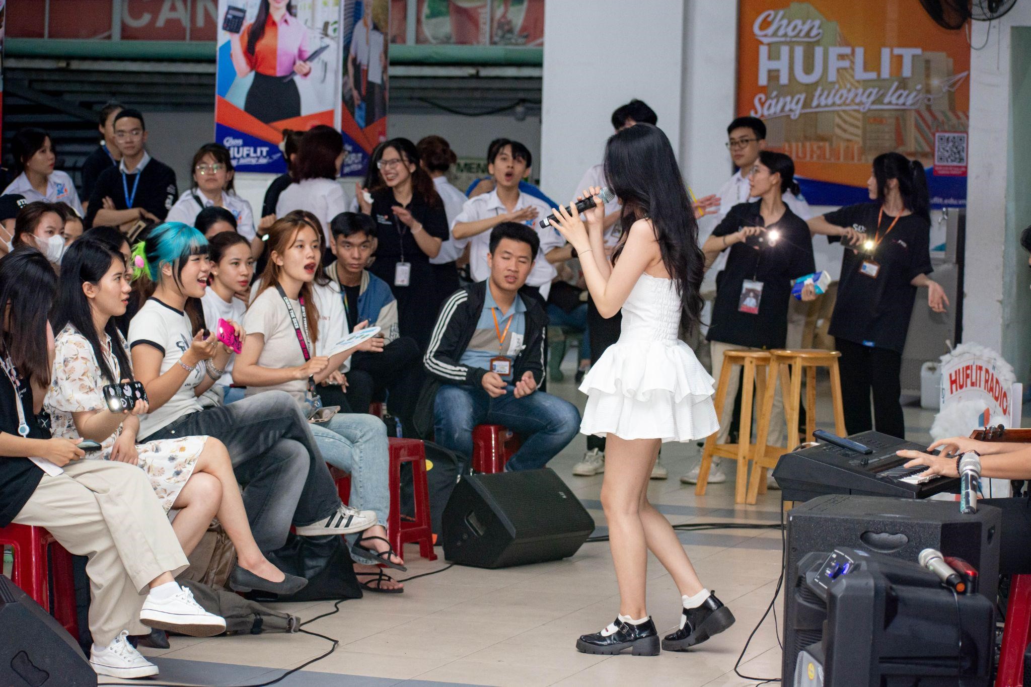 Chuỗi chương trình âm nhạc “HUFLIT Radio” năm 2024