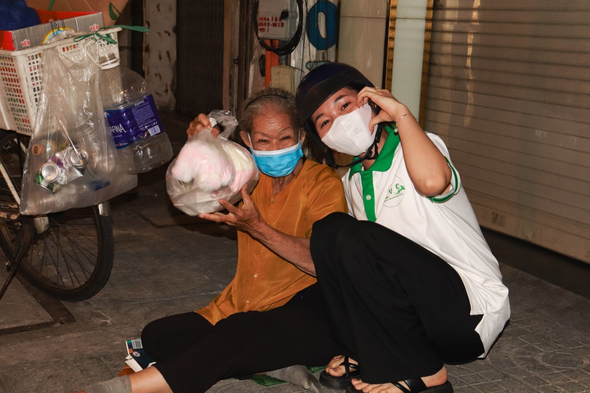 Chuỗi hoạt động “Tuổi trẻ HUFLIT tích cực tham gia hoạt động tình nguyện” năm 2024
