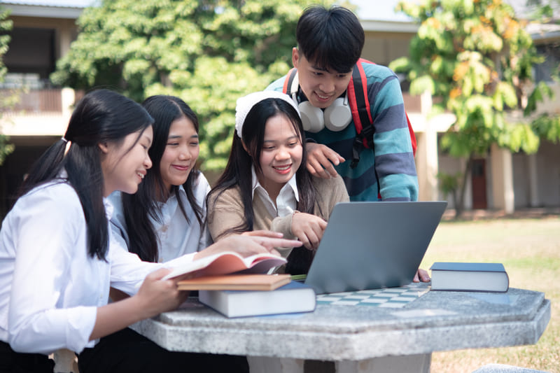 Nhóm ngành kinh tế
