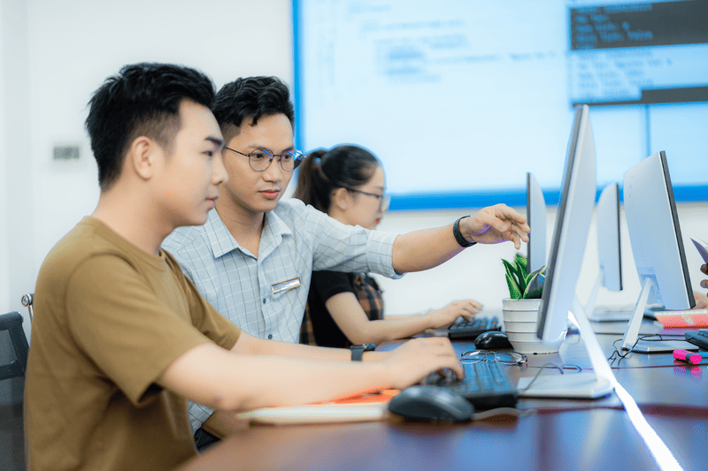 HUFLIT mang đến nền tảng đào tạo Data Analyst