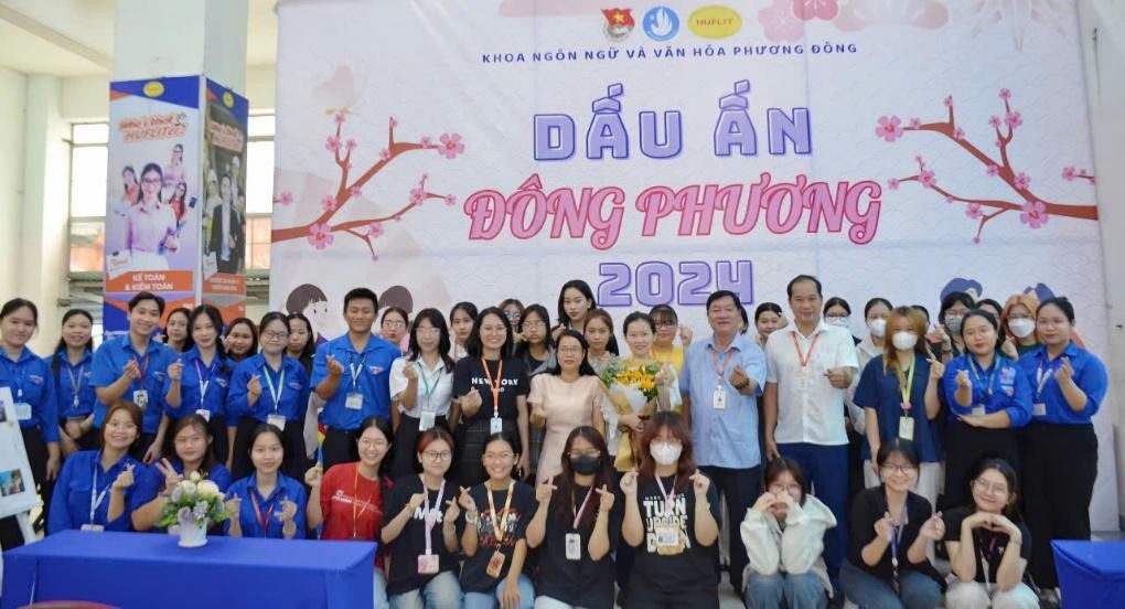 Ấm Áp Tình Thầy Trò 2024