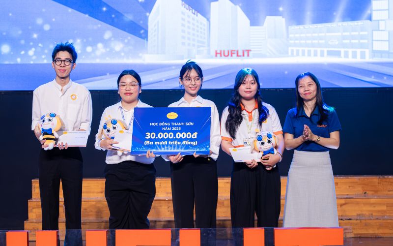 Học bổng HUFLIT