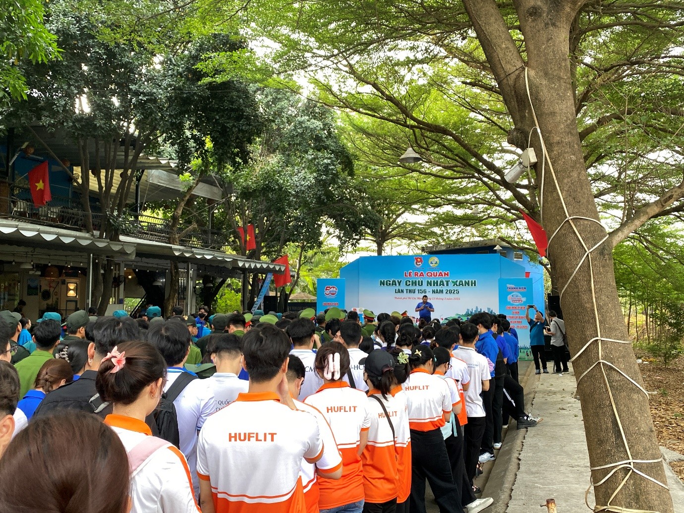 Tháng Thanh niên 2025 – Tuổi trẻ HUFLIT tự hào, vững tin theo Đảng