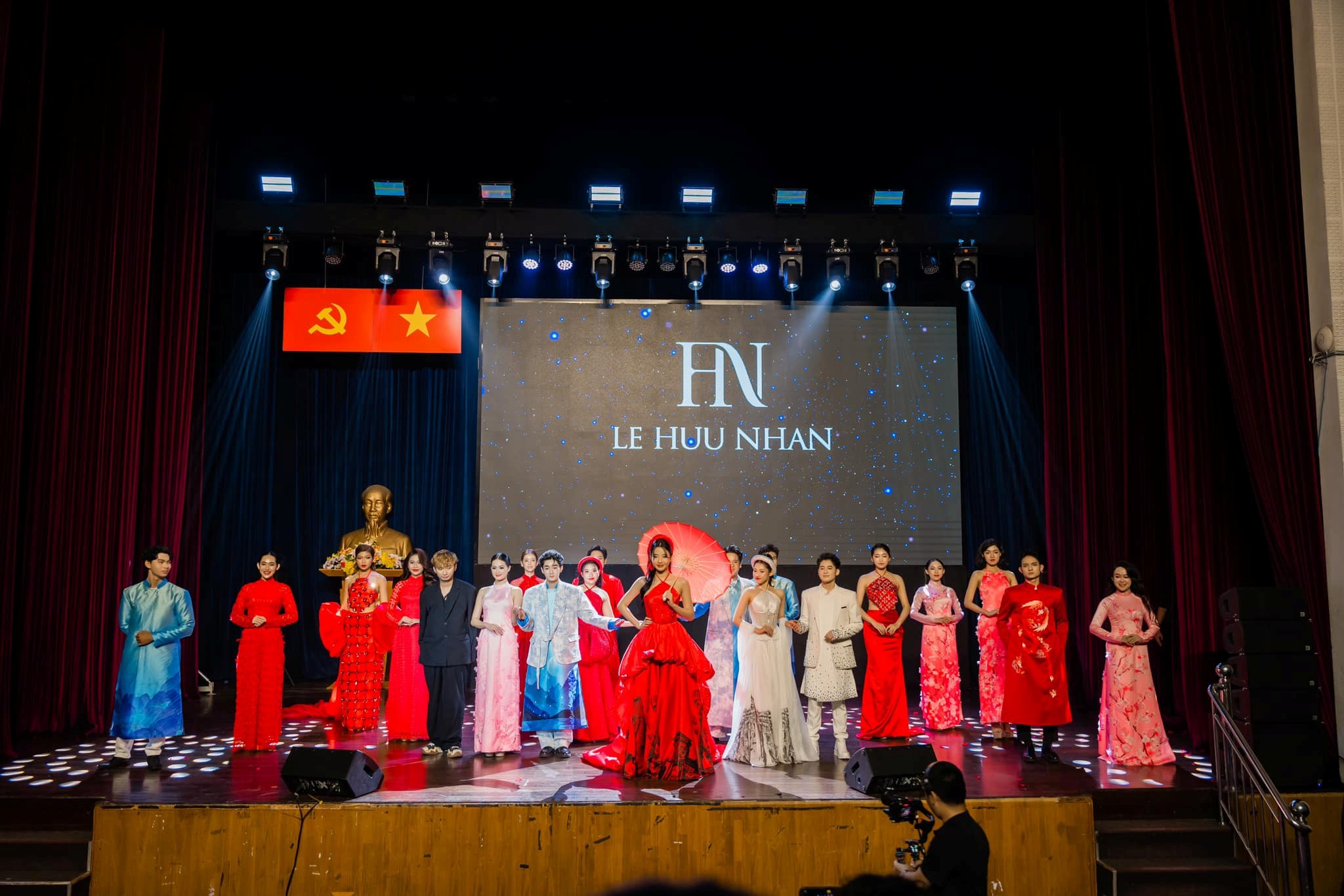 Tháng Thanh niên 2025 – Tuổi trẻ HUFLIT tự hào, vững tin theo Đảng