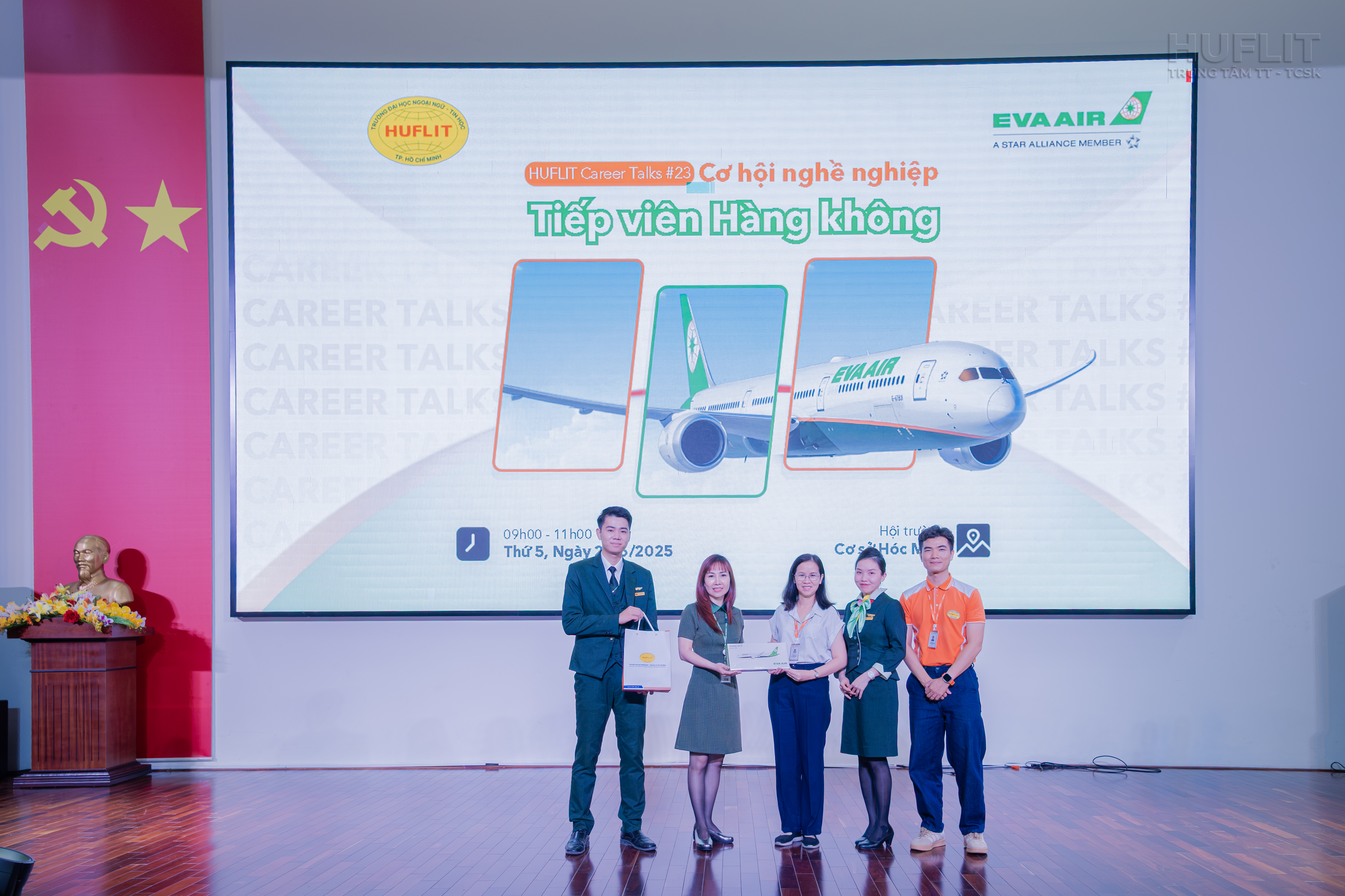 Trung tam Quan he doanh nghiep huflit career talks 23 3