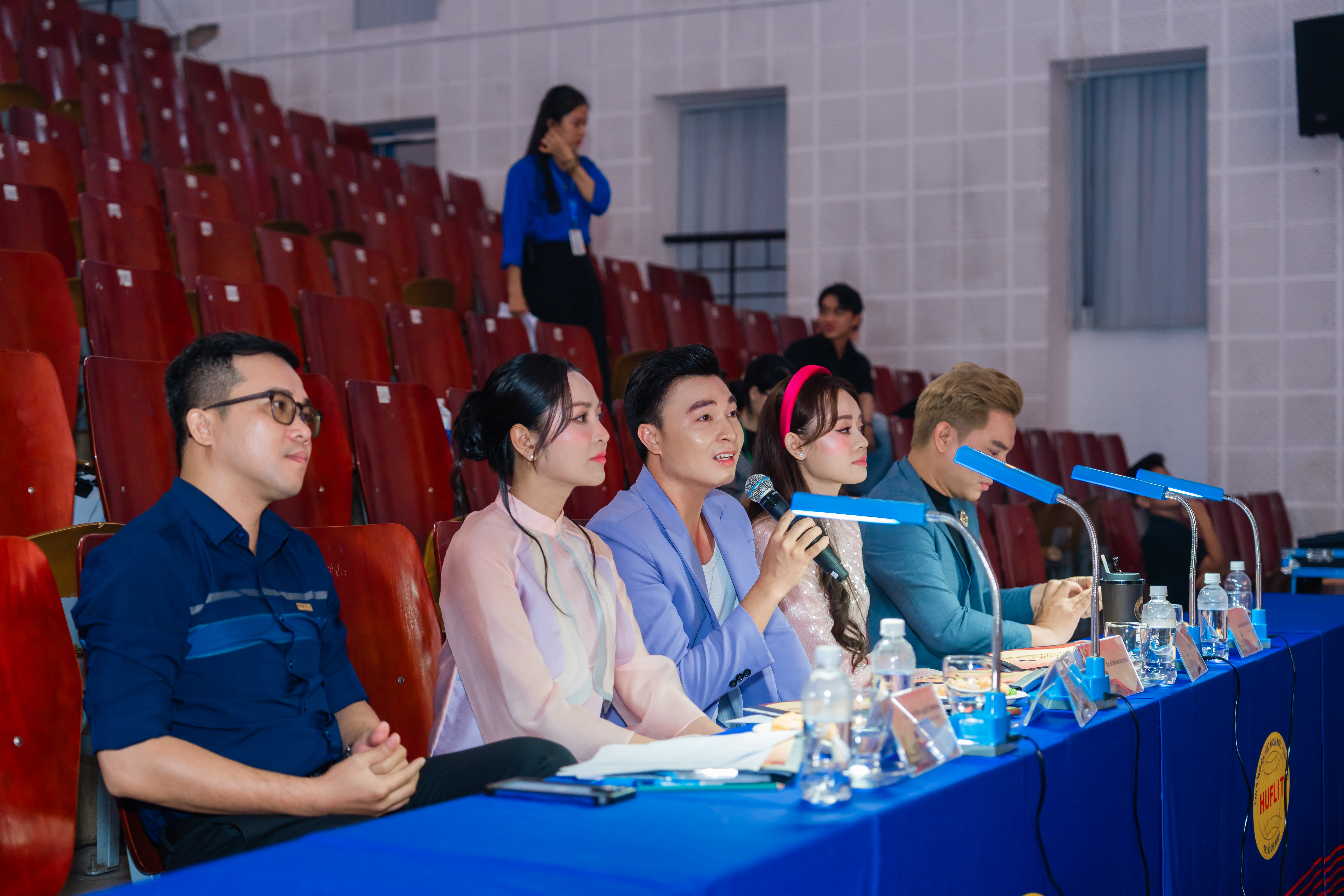 Cuộc thi tuyên truyền các ca khúc cách mạng “50 năm tự hào bản hùng ca”