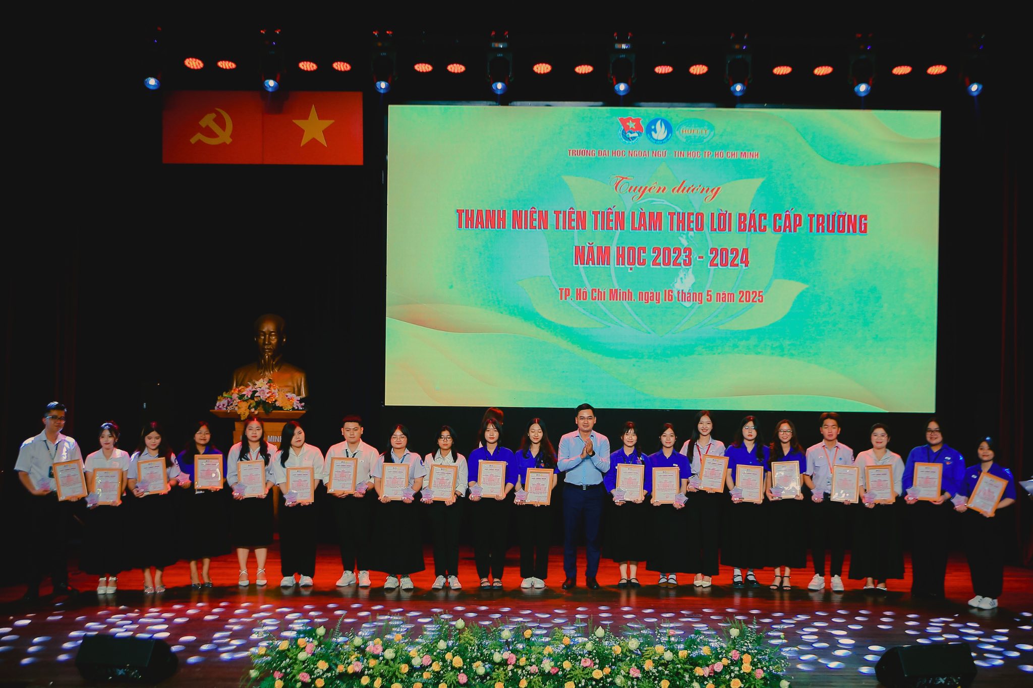 Tuần lễ thanh niên HUFLIT học tập và làm theo lời Bác năm 2025