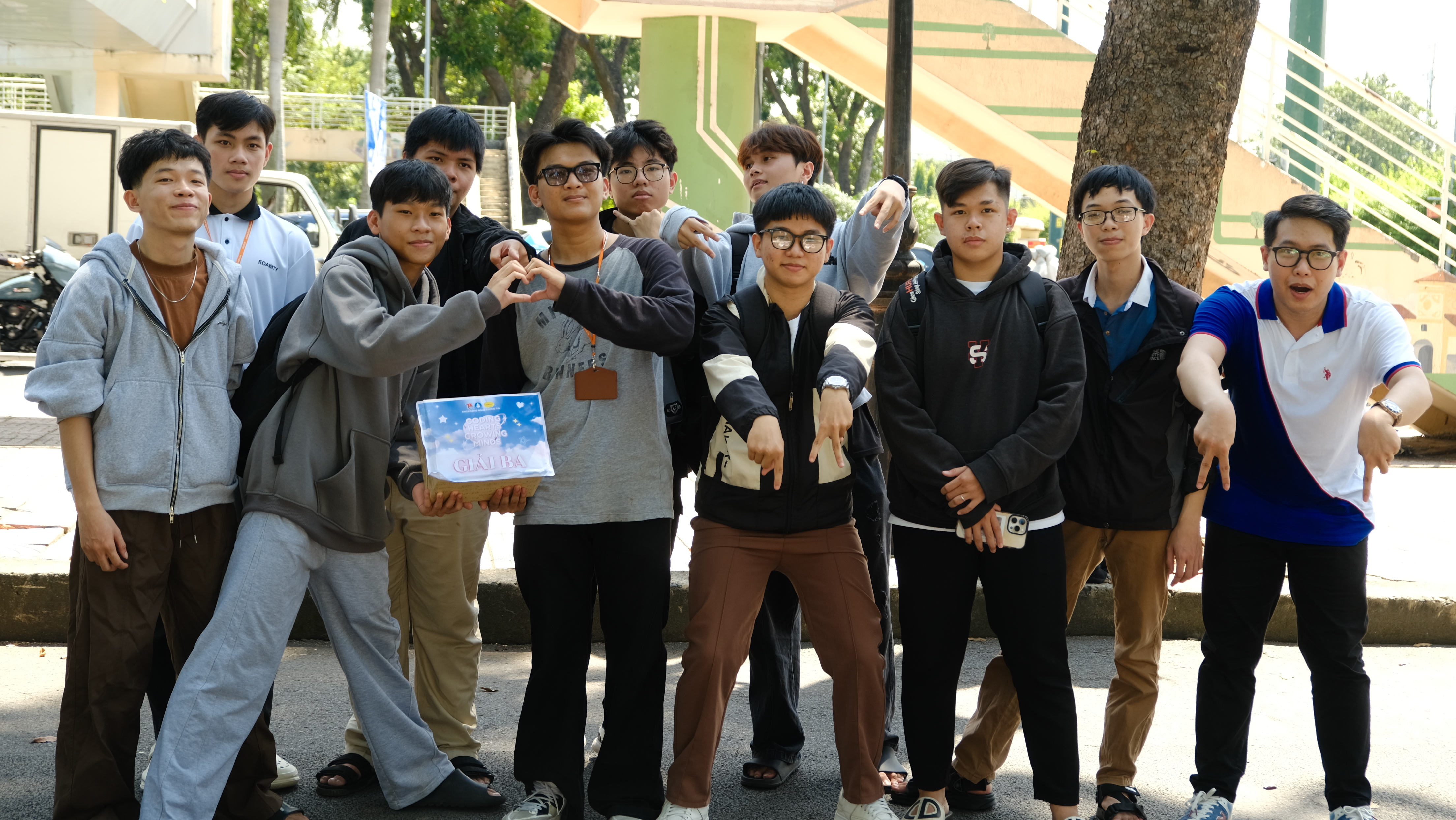 Chương trình Teambuilding Chào đón Tân Sinh viên khoa Công nghệ Thông tin “Coding Hearts, Growing Minds”