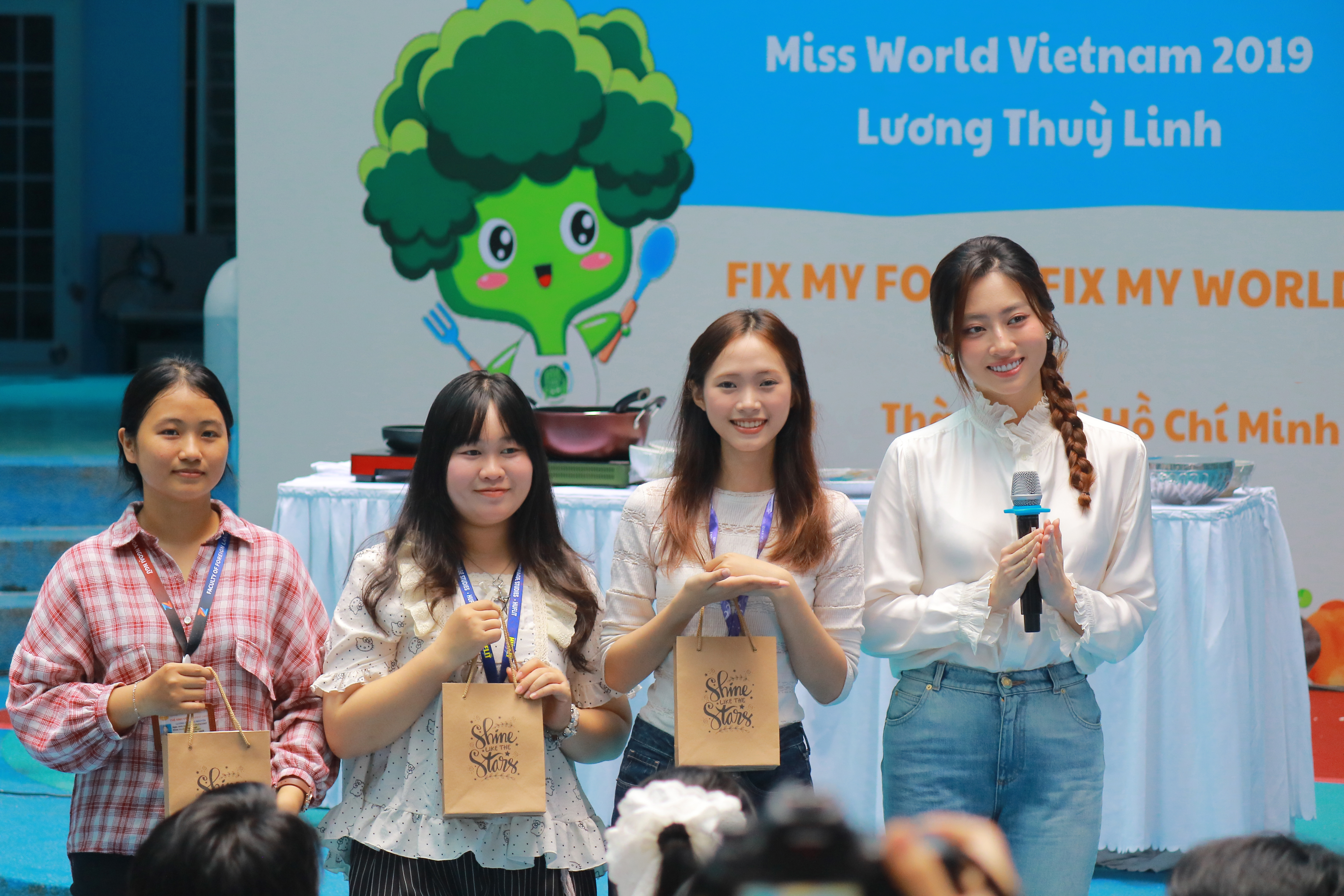 HUFLITers giải mã ẩm thực truyền thống cùng Workshop Fix My Food và Miss World Việt Nam 2019 Lương Thùy Linh!