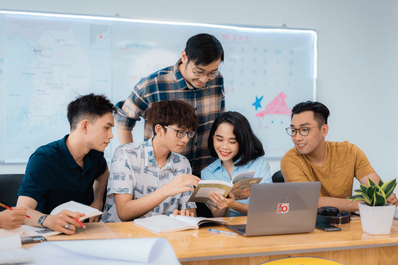 Đội ngũ giảng viên có kinh nghiệm và bằng cấp