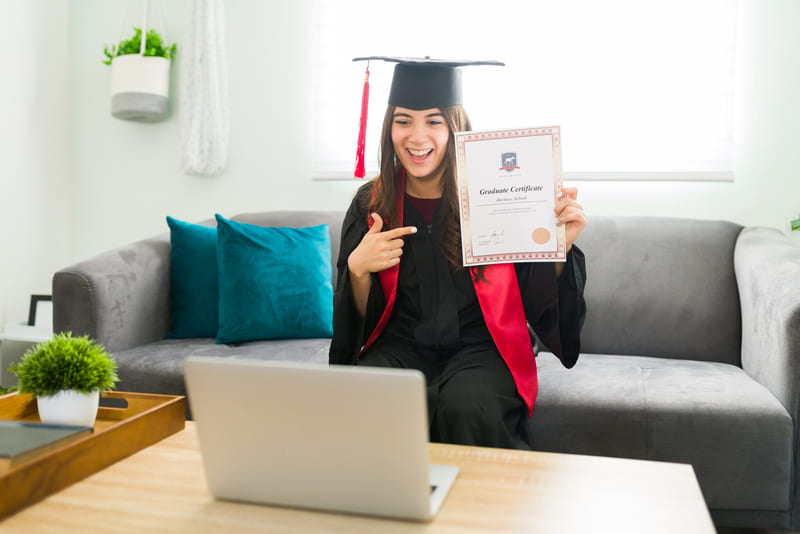 bằng đại học online có giá trị không