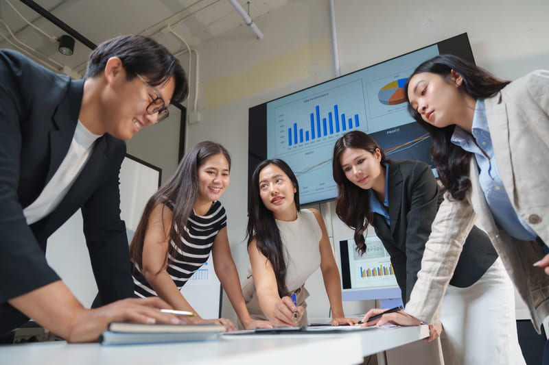 Các ngành tiềm năng như Kế toán, Marketing,...