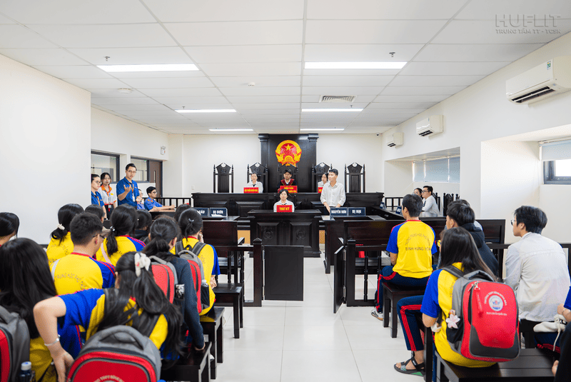 Các hoạt động mô phỏng phiên tòa
