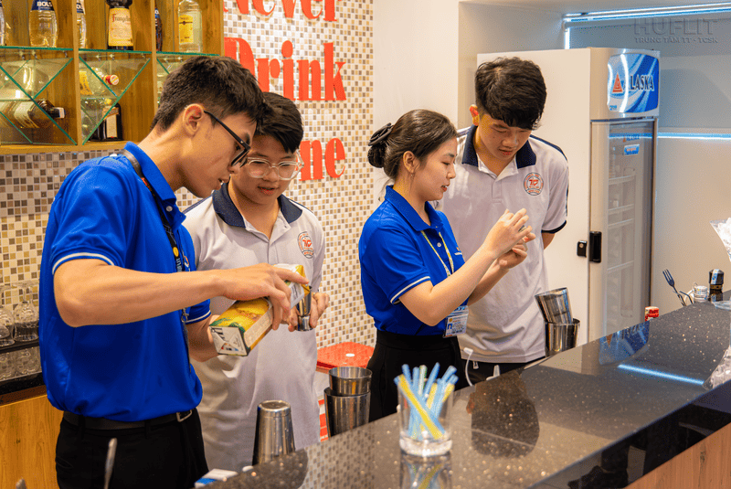 Hệ thống cơ sở vật chất tại HUFLIT