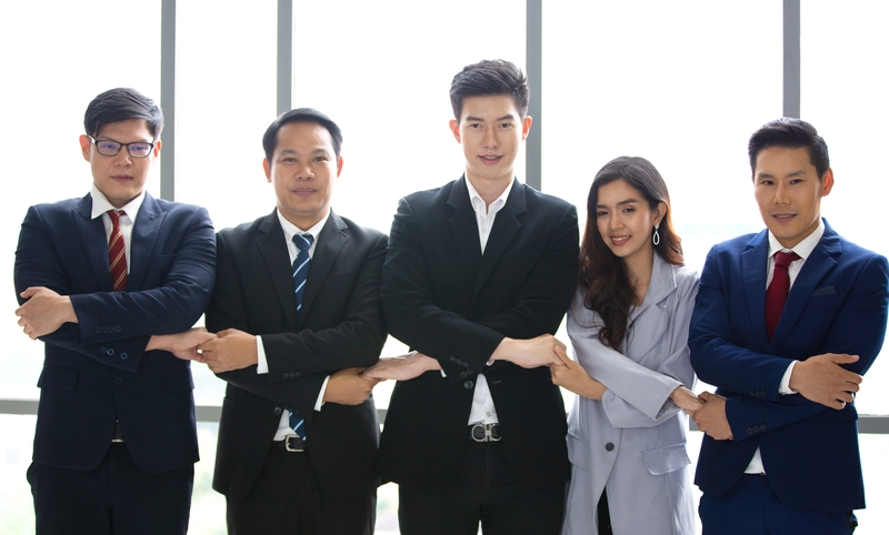 Chuyên viên Quan hệ Quốc tế