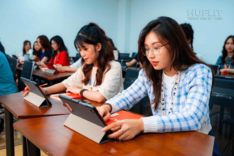 Chương trình thạc sĩ tại HUFLIT