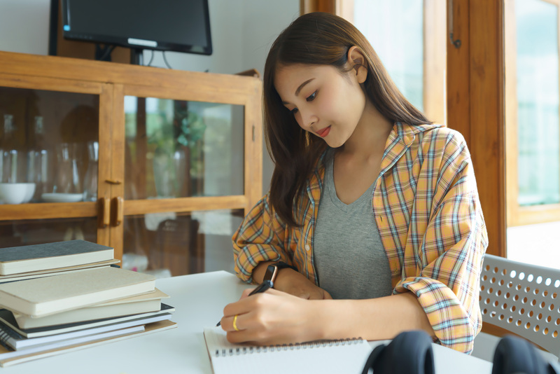 Duy trì thói quen viết thường xuyên sẽ giúp bạn học tiếng Nhật nhanh thuộc